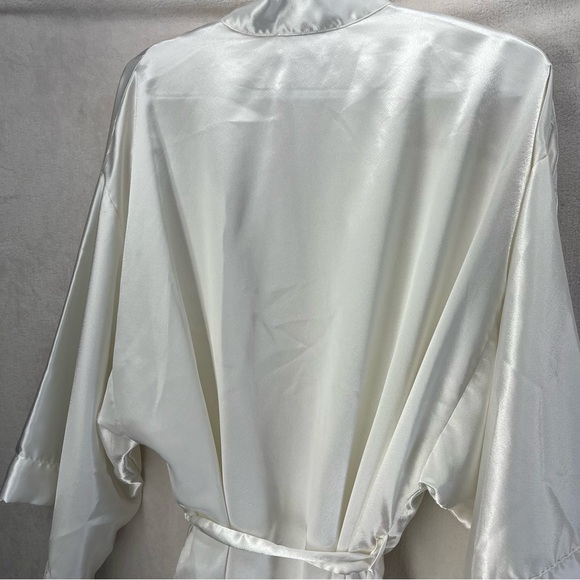 Vtg Val Mode Robe Women's Small White Satin Kimono Embroidered Floral Lace Bride - Picture 7 of 8